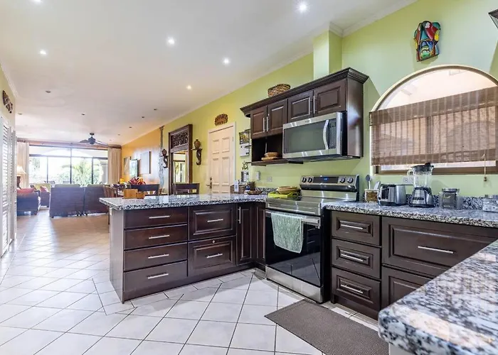 Apartment Sunrise 17-tropical Three Bedroom Condo!